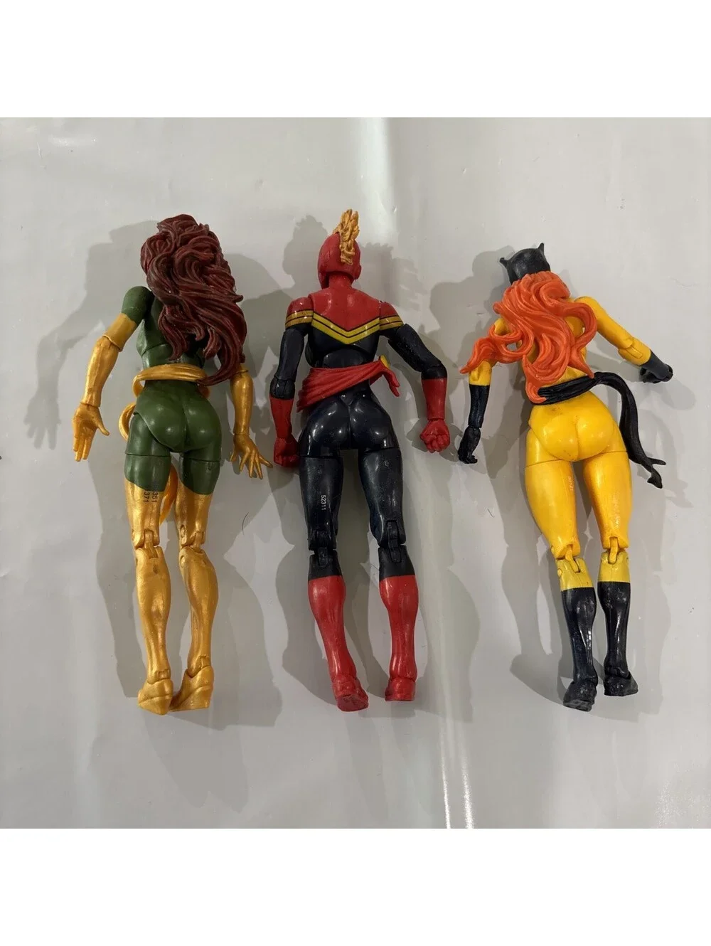 MARVEL UNIVERSE LEGEND SERIES CAPTAIN MARVEL CAROL DANVER, HELLCAT, PHOENIX JEAN